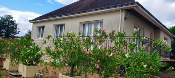 3 bedrooms House in Azay-le-Rideau, France No. 303835 2