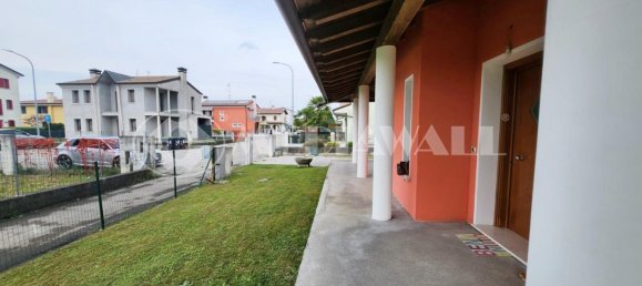 2 bedrooms House in Annone Veneto, Italy No. 82326 13