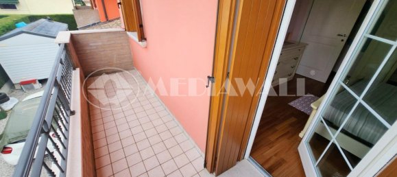 2 bedrooms House in Annone Veneto, Italy No. 82326 5