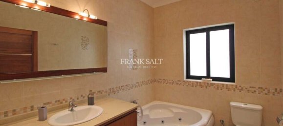 3 bedrooms Apartment in Zebbug, Malta No. 8085 14