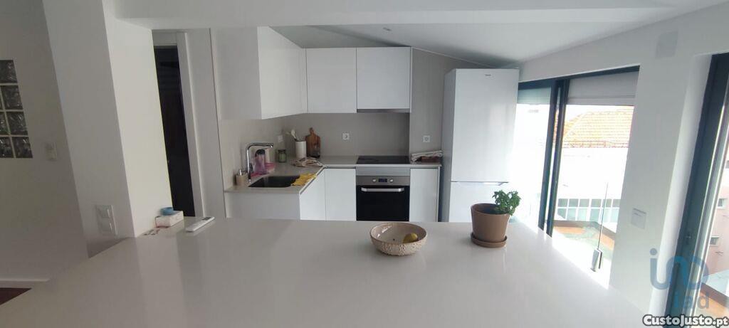 4 bedrooms Apartment in Lisbon, Portugal No. 97536