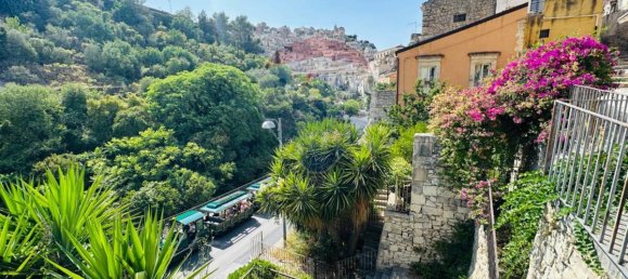 3 bedrooms House in Ragusa, Italy No. 236713 3