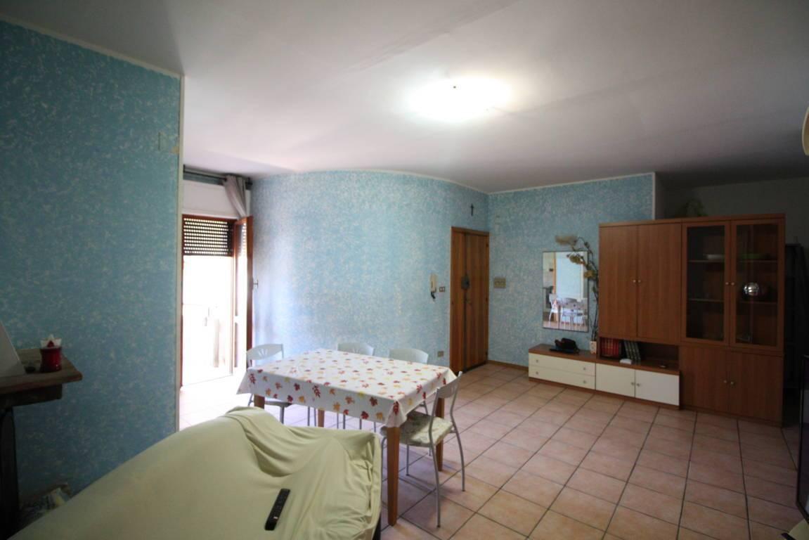 3-salle Appartement à Folignano, Italy No. 4690