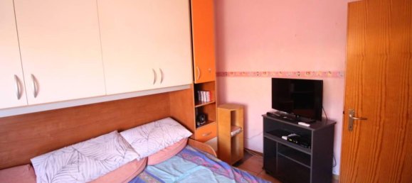 3-salle Appartement à Folignano, Italy No. 4690 8