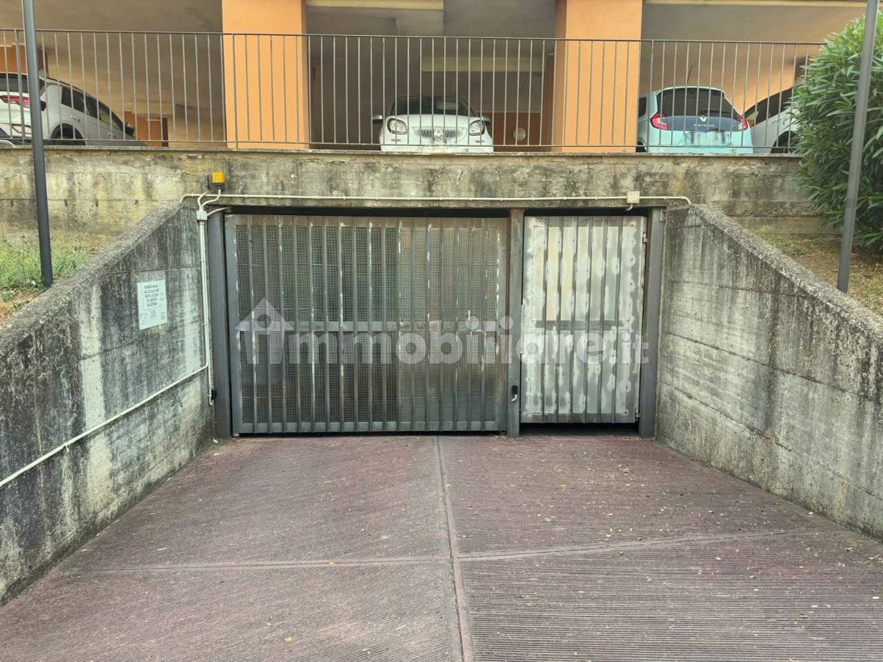  مرآب في Rome, Italy 30متر مربع رقم 272930