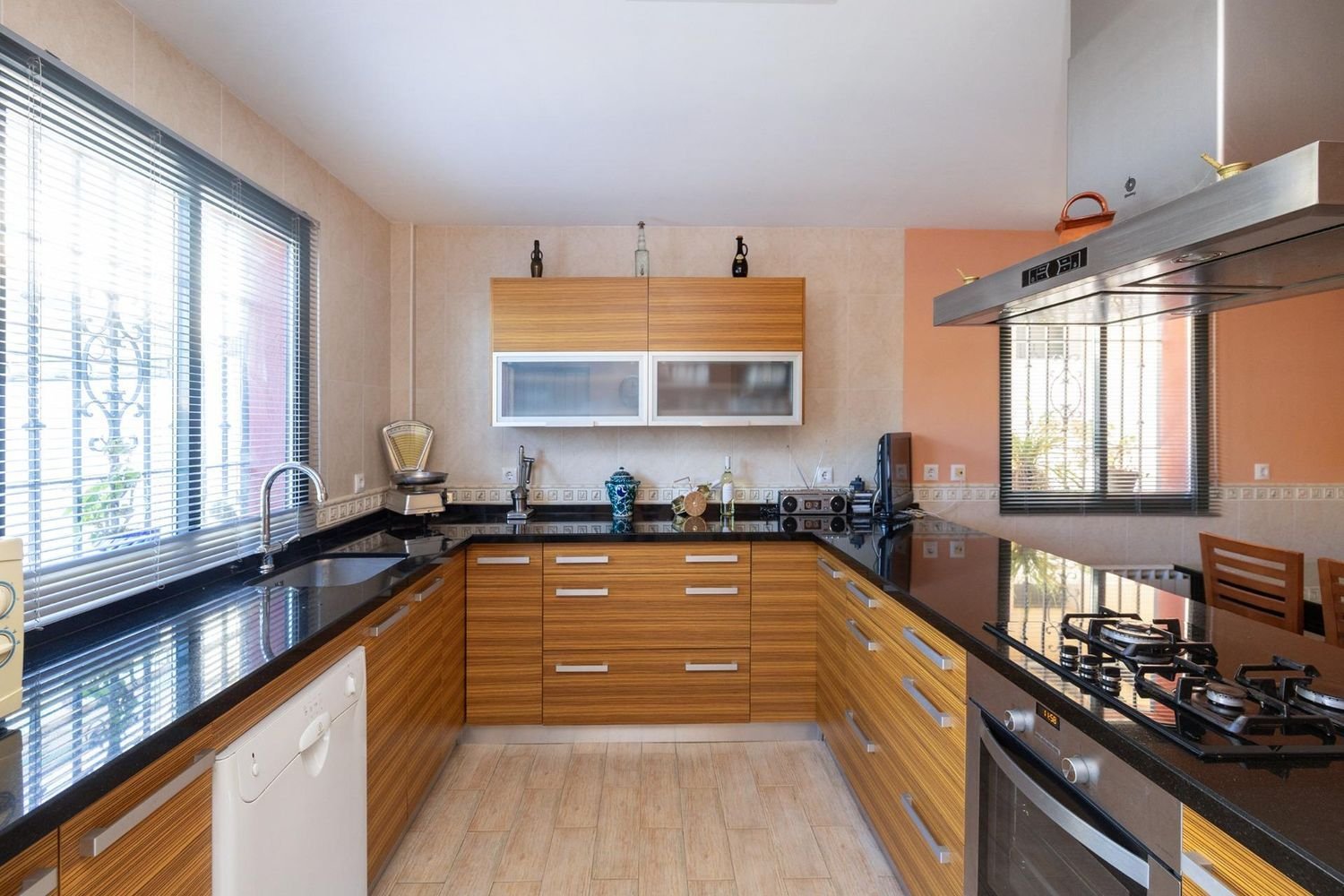 530m² Commercial property in Barcelona, Spain No. 94743