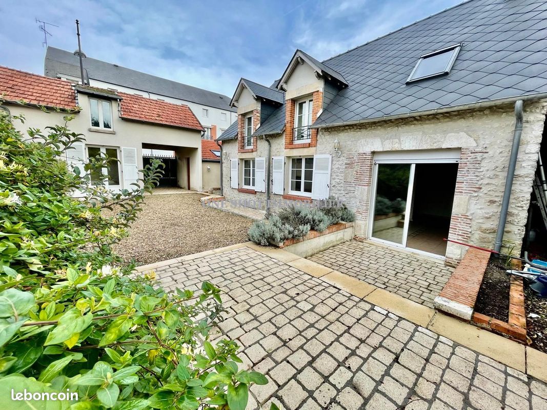 3 bedrooms House in Saint-Jean-de-la-Ruelle, France No. 332932