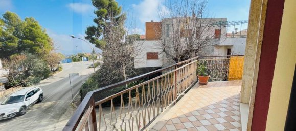 5 rooms Apartment in Loreto Aprutino, Italy No. 28390 8