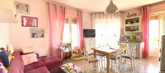 5 rooms Apartment in Loreto Aprutino, Italy No. 28390 2