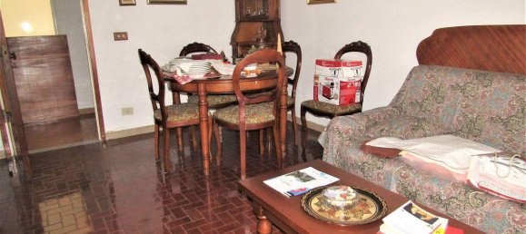 7 rooms Apartment in Carrara, Italy No. 227391 7