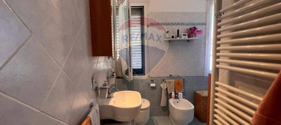 4 rooms House in Rosignano Marittimo, Italy No. 19135 27