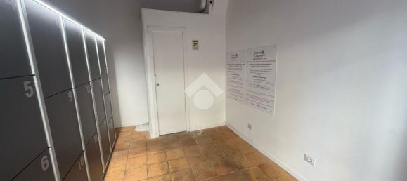 1 room Commercial property in Rome, Italy No. 204850 4