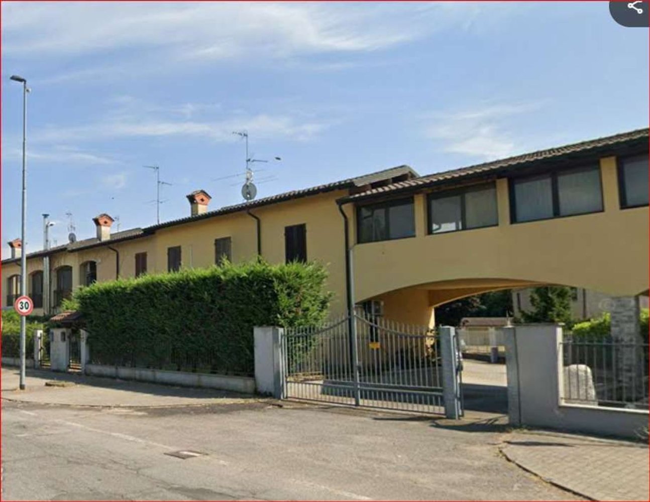 6 rooms House in Roncaro, Italy No. 286226