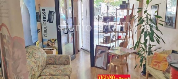 2 rooms Commercial property in Foggia, Italy No. 329979 3