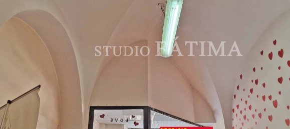 2 rooms Commercial property in Foggia, Italy No. 329979 11