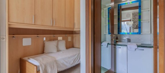 Estudio en Merone, Italy No. 113161 12