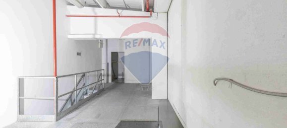Propriété commerciale à Tradate, Italy 450m² No. 235091 18