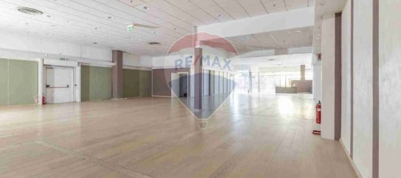 Propriété commerciale à Tradate, Italy 450m² No. 235091 7