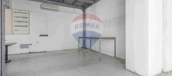 Propriété commerciale à Tradate, Italy 450m² No. 235091 23