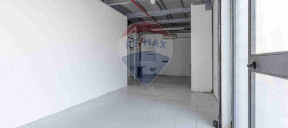 Propriété commerciale à Tradate, Italy 450m² No. 235091 22