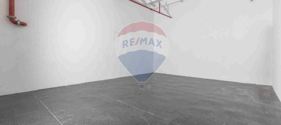 Propriété commerciale à Tradate, Italy 450m² No. 235091 20