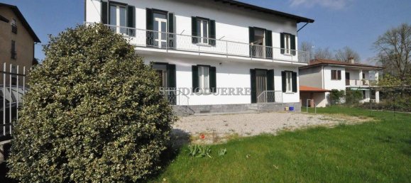 Villa T4 em Angera, Italy N.º 326212 2