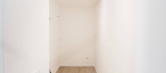 3-salle Appartement à Bergamo, Italy No. 33593 9