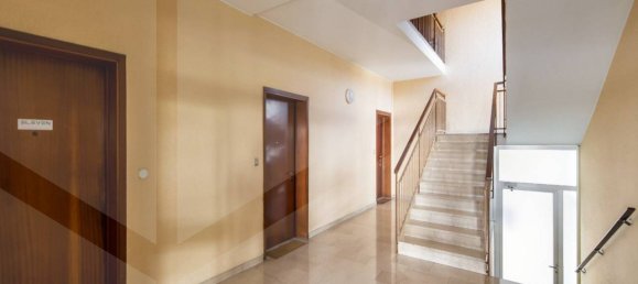 3-salle Appartement à Bergamo, Italy No. 33593 31