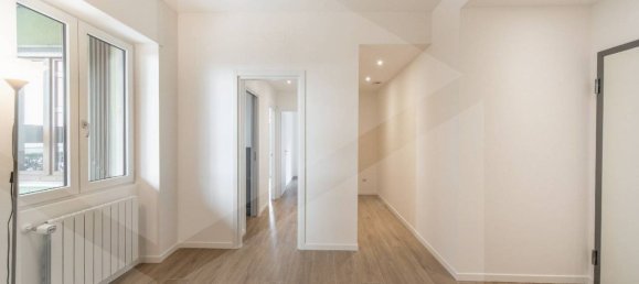 3-salle Appartement à Bergamo, Italy No. 33593 7