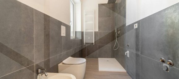 3-salle Appartement à Bergamo, Italy No. 33593 25