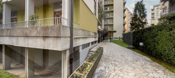 3-salle Appartement à Bergamo, Italy No. 33593 37