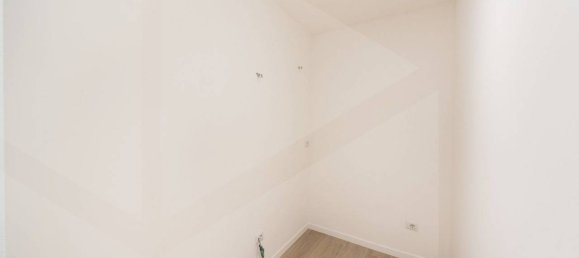 3-salle Appartement à Bergamo, Italy No. 33593 8