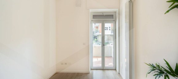 3-salle Appartement à Bergamo, Italy No. 33593 15