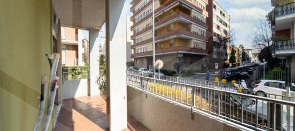 3-salle Appartement à Bergamo, Italy No. 33593 28