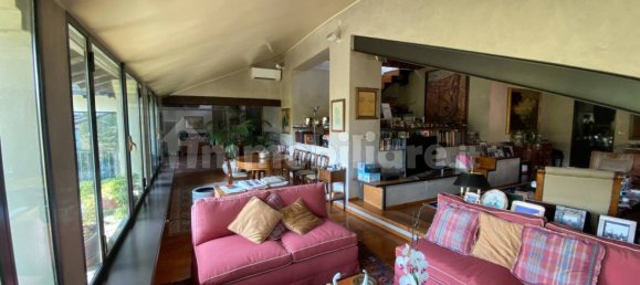 4 bedrooms Apartment in Parma, Italy No. 172686 3