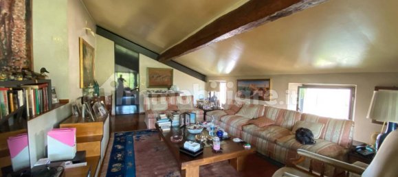 4 bedrooms Apartment in Parma, Italy No. 172686 11