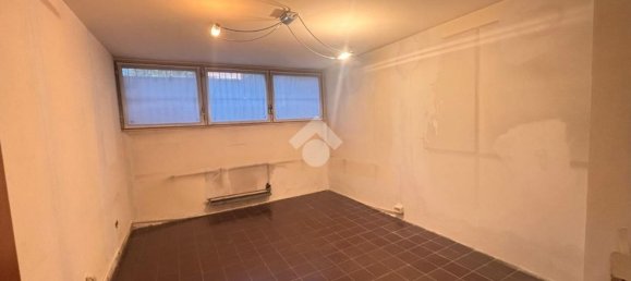 3-salle Appartement à Basiglio, Italy No. 7000 2