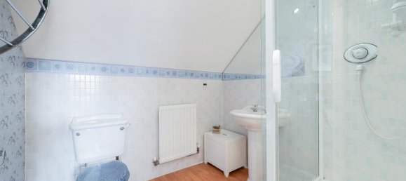 Casa T3 em Epsom, United Kingdom N.º 9675 17