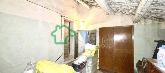 6 rooms House in Rodigo, Italy No. 16905 33