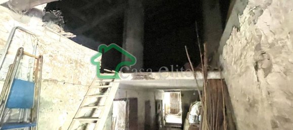 6 rooms House in Rodigo, Italy No. 16905 46