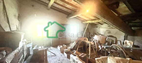 6 rooms House in Rodigo, Italy No. 16905 37