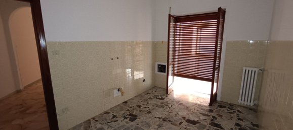 6-Zimmer Wohnung in Lagonegro, Italy, Nr. 31895 11