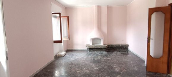 6-Zimmer Wohnung in Lagonegro, Italy, Nr. 31895 3