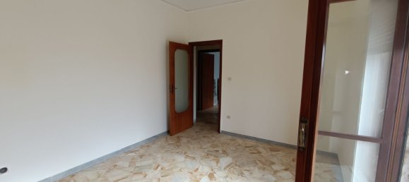 6-Zimmer Wohnung in Lagonegro, Italy, Nr. 31895 16