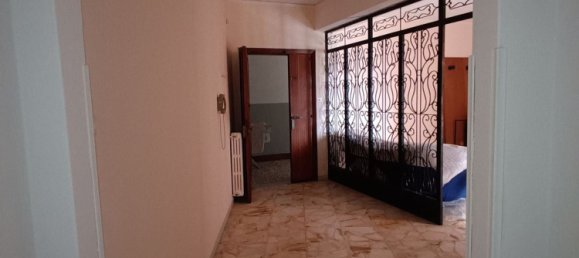 6-Zimmer Wohnung in Lagonegro, Italy, Nr. 31895 8