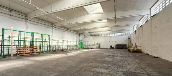 Entrepôt à Cremona, Italy 3500m² No. 289532 3