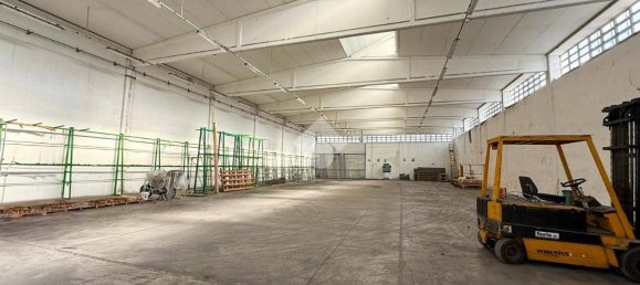 Entrepôt à Cremona, Italy 3500m² No. 289532 32
