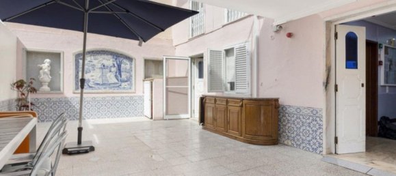 10 bedrooms House in Lisbon, Portugal No. 115290 2