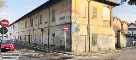 Dúplex de 7 habitaciónes en Cassano Magnago, Italy No. 5648 35