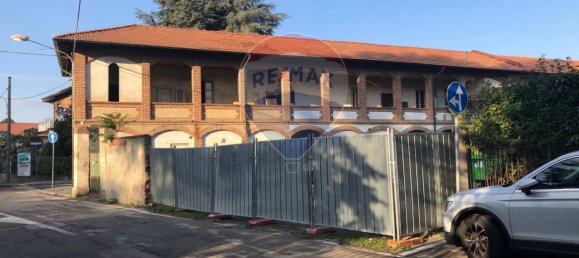 Dúplex de 7 habitaciónes en Cassano Magnago, Italy No. 5648 4